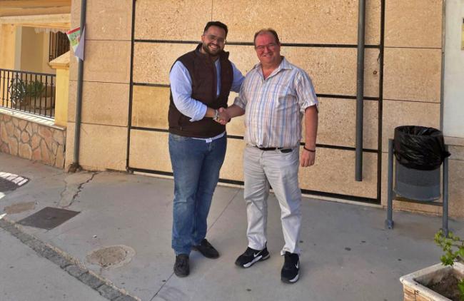 El PP de Zurgena arranca a Juan Hernández el compromiso de invertir en el municipio