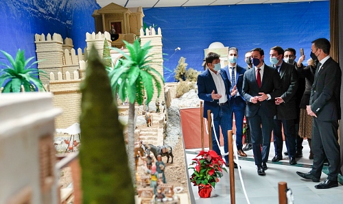 El presidente de la Diputación inaugura el Belén Municipal de Purchena