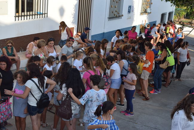 Todo A Punto Para El Campamento De Las Estrellas En La Villa De Vícar, En El IV Paseando Entre Velas
