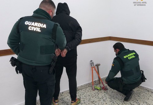 3 menores entre los 5 detenidos por robar 5.900 metros de cable de cobre