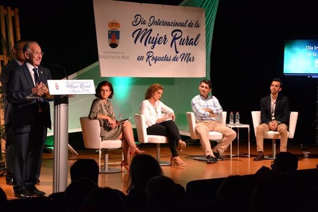 Roquetas centra el debate sobre la mujer en la agricultura en el Día de la Mujer Rural