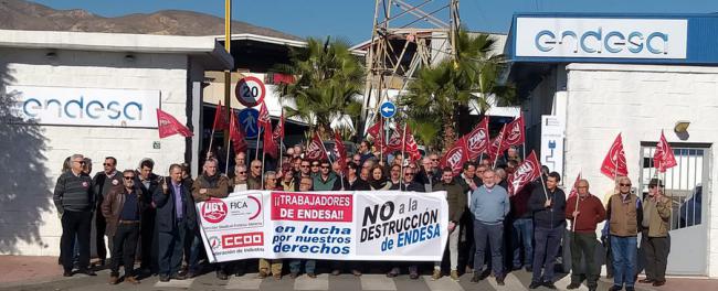 Los operarios de Endesa en Almería mantienen su huelga