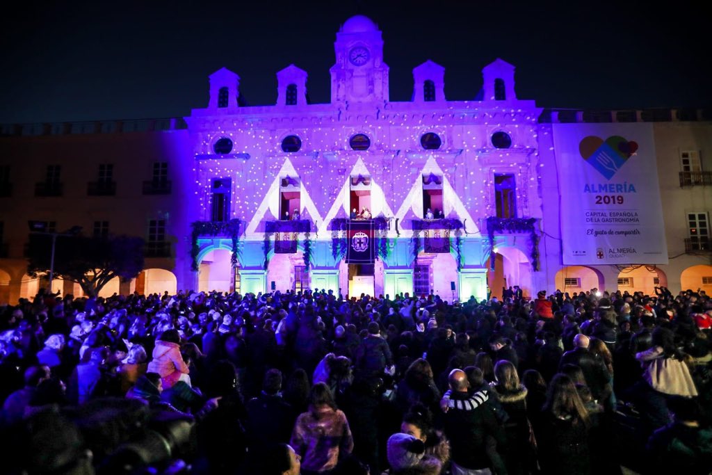 Impresionante Cabalgata de Reyes Magos en Almería