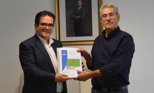 El Ayuntamiento de Turrillas recibe el proyecto del futuro campo de fútbol