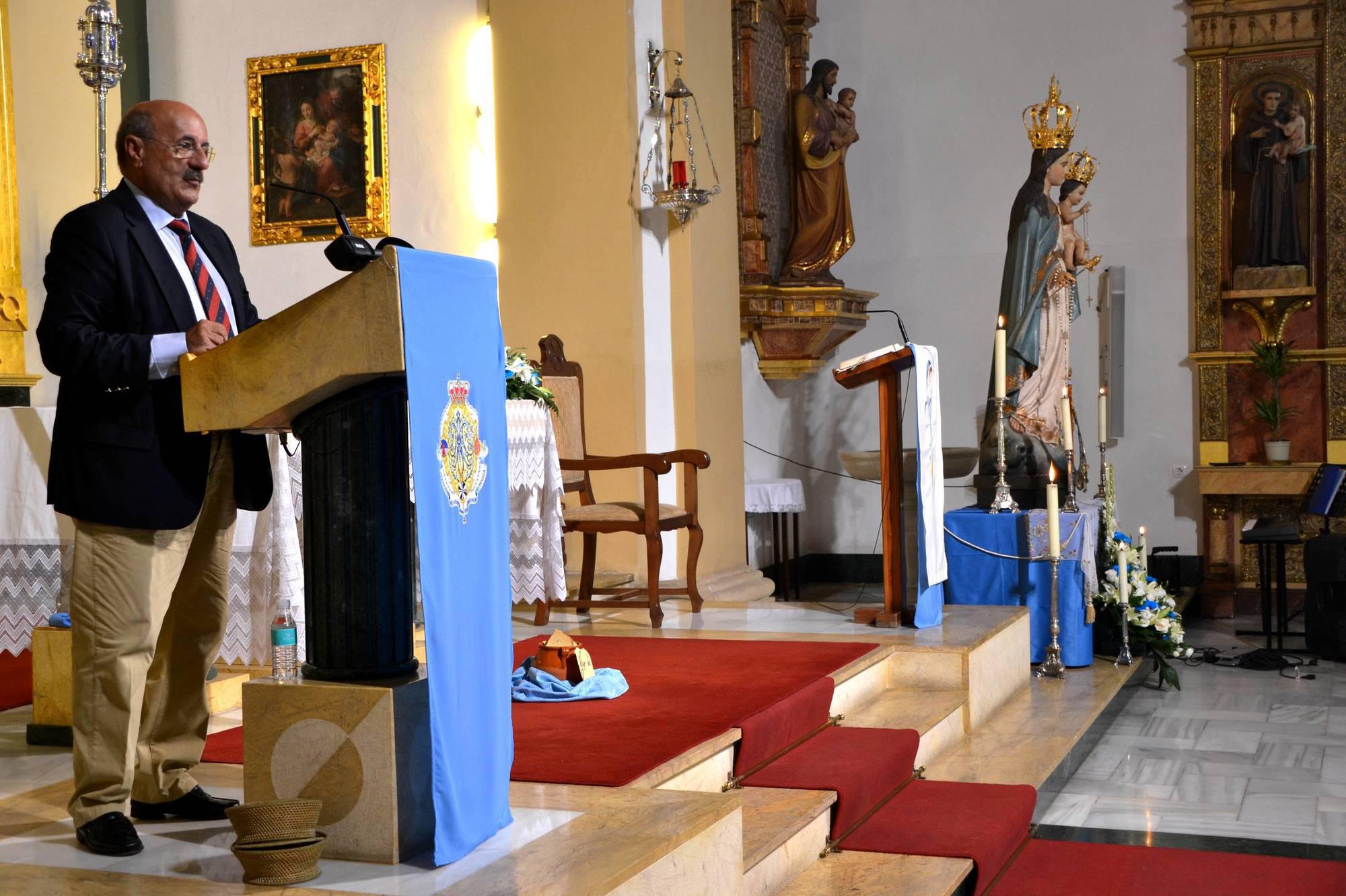 Rafael Ortega repasa la historia de la parroquia del Rosario en el segundo pregón en honor a la patrona