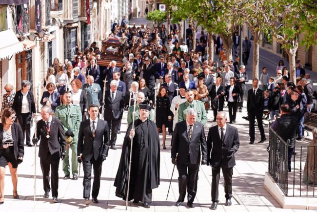 El presidente de Diputación acompaña al Cristo Yacente en su IV centenario