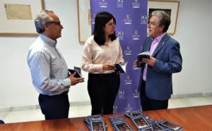 Diputación entrega ejemplares de ‘Cantes de Almería’ a la Peña El Taranto