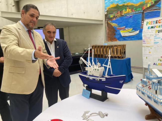 Inauguran exposición Puerto de Almería en centro penitenciario