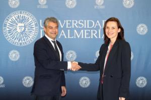 UAL y el Instituto de Investigación Biosanitaria de Granada firman un convenio de formación