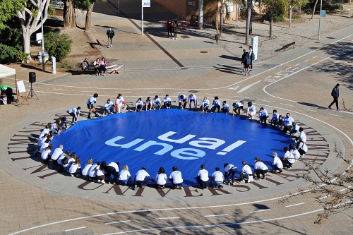 La UAL se suma al Día de la Solidaridad promocionando su programa UAL UNE