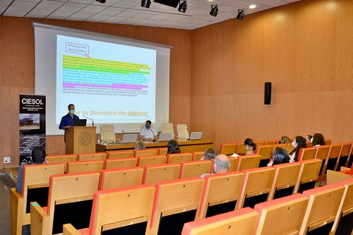 Estudiantes de la UAL conocen las claves para que una publicación científica tenga éxito