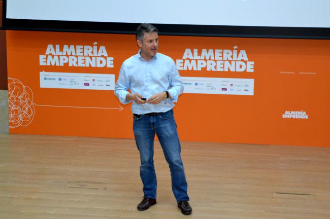 Estudiantes de la UAL conocen el camino del emprendimiento