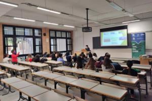 La OTRI explica el ‘modelo Almería’ a los estudiantes preuniversitarios