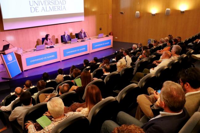 UAL y la AECC llamana a la prevención en el Día Mundial contra el Cáncer de Colon