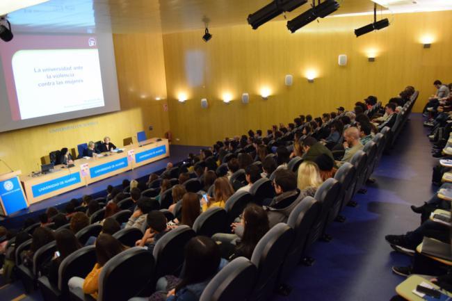 El alumnado de la UAL se posiciona frente a la violencia de género de manera rotunda
