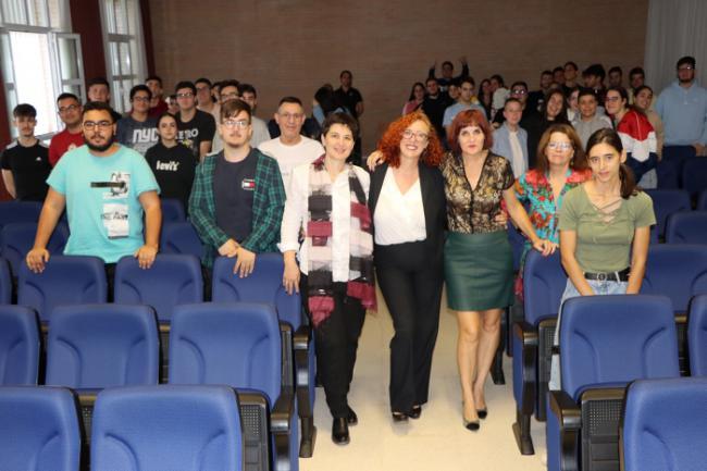 Debate 'informado y no politizado' de la prostitución en la UAL