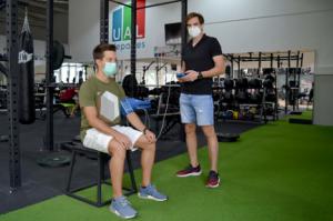 La UAL investiga los efectos del entrenamiento de fuerza en la rigidez arterial de personas sanas