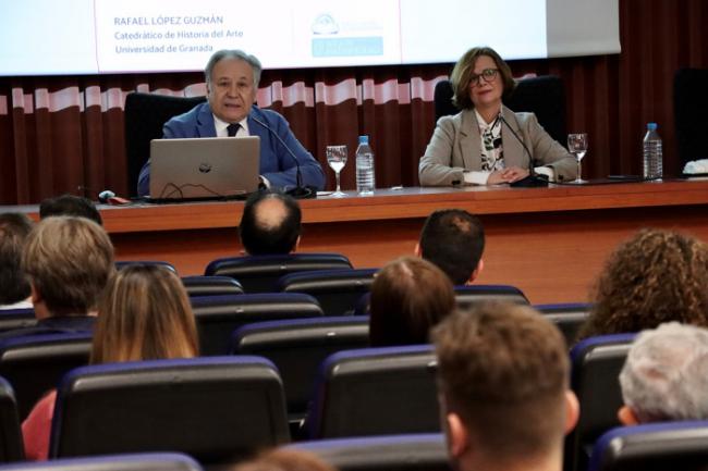 López Guzmán en la UAL: “Desde Carlos V las universidades evolucionan hasta ser espacios del saber”