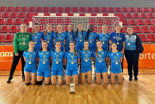 La selección femenina de balonmano se alza campeona de Andalucía y primer pleno de medallas para UAL Deportes