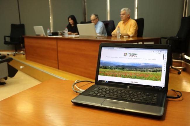 La UAL tiende sus primeros puentes con la Fundación ‘Centro Persona y Justicia’ y la presenta en Almería