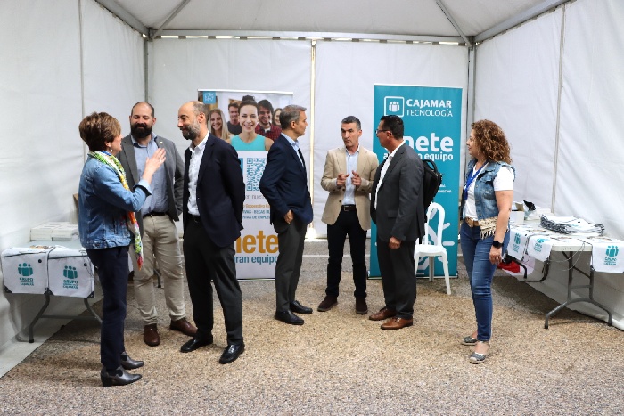 Medio centenar de empresas en la Feria de Empleo de la UAL