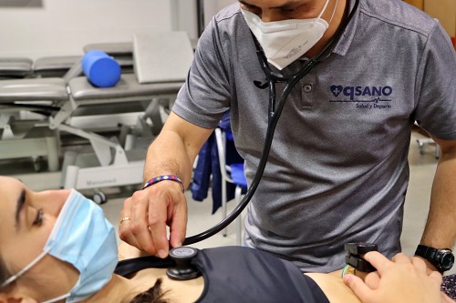La UAL previene a sus deportistas ante la muerte súbita con reconocimientos médicos