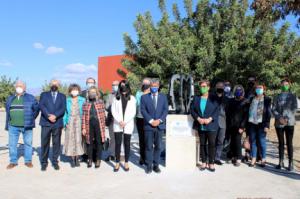 La UAL acoge la escultura "Cabezas y vacío" contra el estigma en salud mental