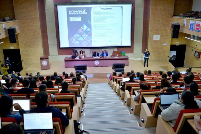 UAL apuesta por la ‘Marca Pueblo’ para luchar contra el despoblamiento