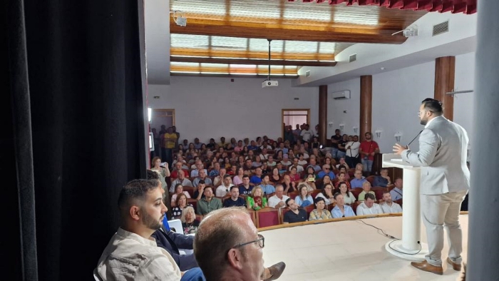 Domingo Trabalón pide el apoyo de sus vecinos para cambiar Zurgena