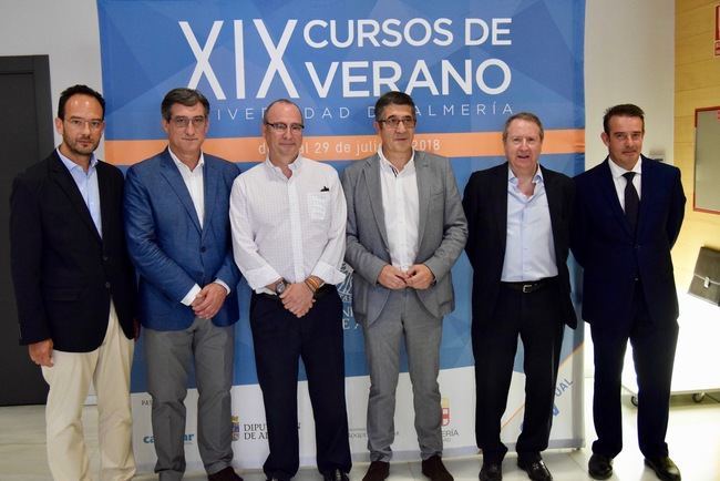 Patxi López, Luis Rogelio Rodríguez-Comendador y José Ignacio Prendes abogan por reformar la Constitución