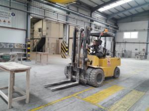La Escuela del Mármol de Fines estudia las necesidades formativas del sector de la piedra