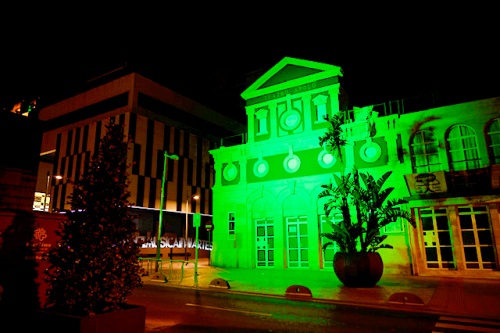 Almería se tiñe de verde para visibilizar el Día de la Escucha