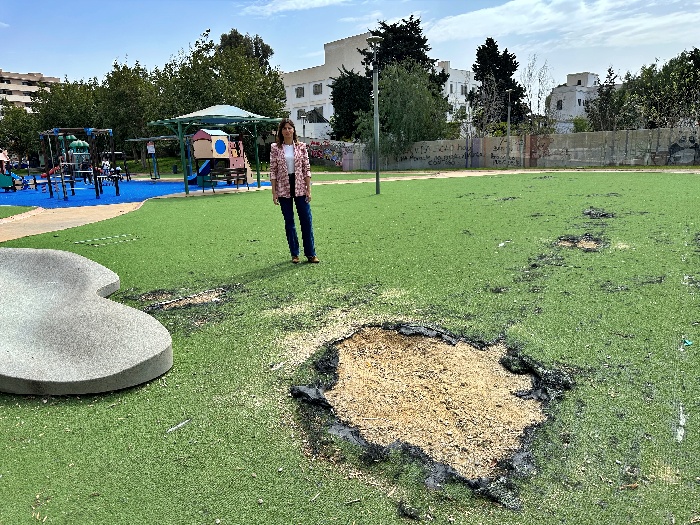 Lamentable estado del parque infantil de Villablanca