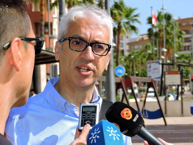 El PSOE respalda a los vecinos de Pescadería para reprobar al alcalde por incumplir sus compromisos sobre el puente