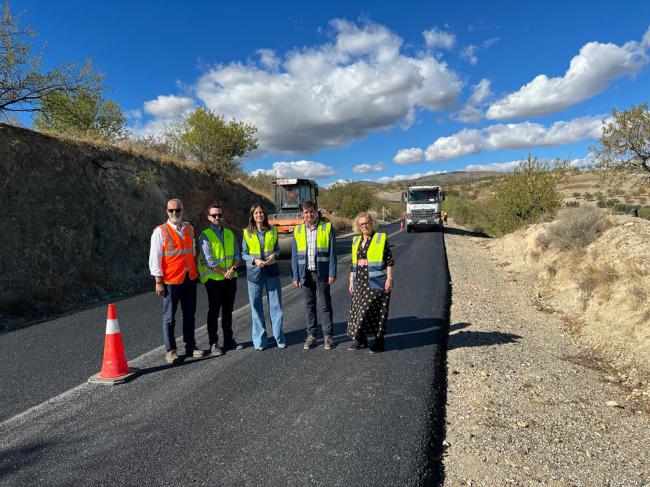 Casi medio millón enrehabilitación del firme en varias carreteras de la provincia