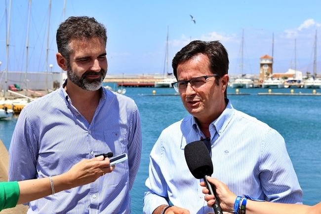 Reunión de Góngora y Fernández-Pacheco con socios del Club Náutico para informar del compromiso del PP