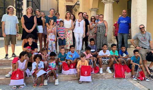 Paola Laynez da la bienvenida a los niños saharauis del programa ‘Vacaciones en Paz’