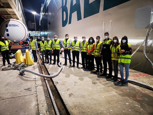 Baleària realiza el primer ‘bunkering’ de gas natural licuado en el Puerto de Almería