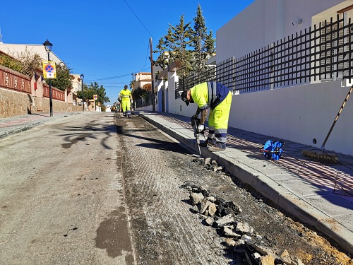 El Ayuntamiento de Vera pavimenta varias calles