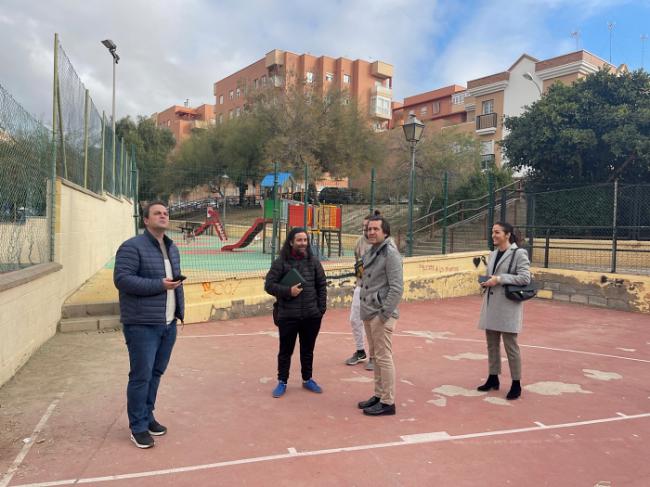 Burgos (CS) denuncia que el PP “pasa olímpicamente” de las pistas deportivas y del centro social del barrio de San Luis