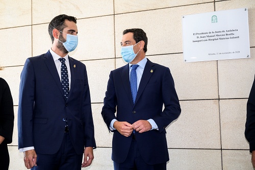 El alcalde de Almería acompaña al presidente Moreno en la inauguración del Materno