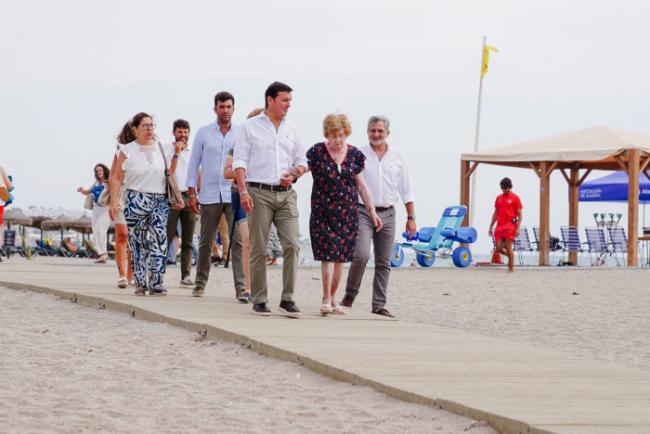 Diputación hace realidad los sueños de tres mayores de volver a disfrutar del mar
 