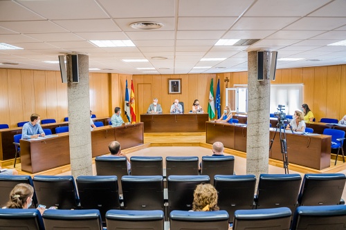 Delegados de Agricultura y de Salud, y el alcalde de Roquetas se reunen con el sector agrícola