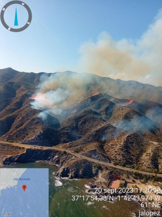 Un incendio forestal arrasa el paraje 'Barranco del tonto' en Cuevas del Almanzora