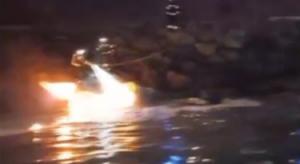 Arde una lancha petaquera en Aguadulce