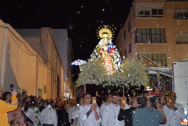 Gádor concluye su Feria y Fiestas con la procesión de la Virgen del Rosario Coronada