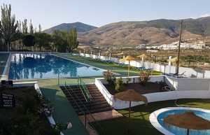 Jornada de puertas abiertas para refrescarse en la piscina municipal de Abla