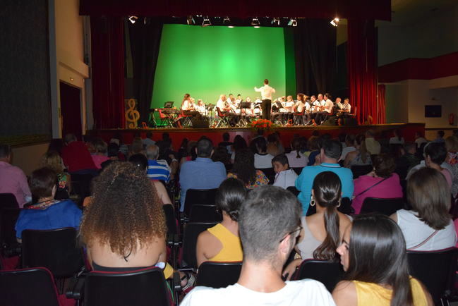 La Asociación Musical y la Scholl Band pone el broche musical al Verano Cultural en Gádor