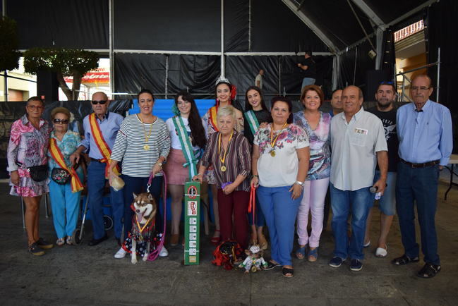 “Sena”, la perrita flamenca, ganadora del concurso de mascotas de Feria