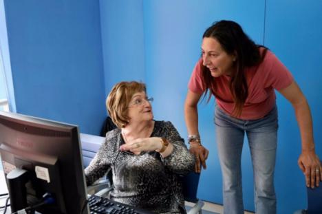 López ve los Centros de Participación Activa como 